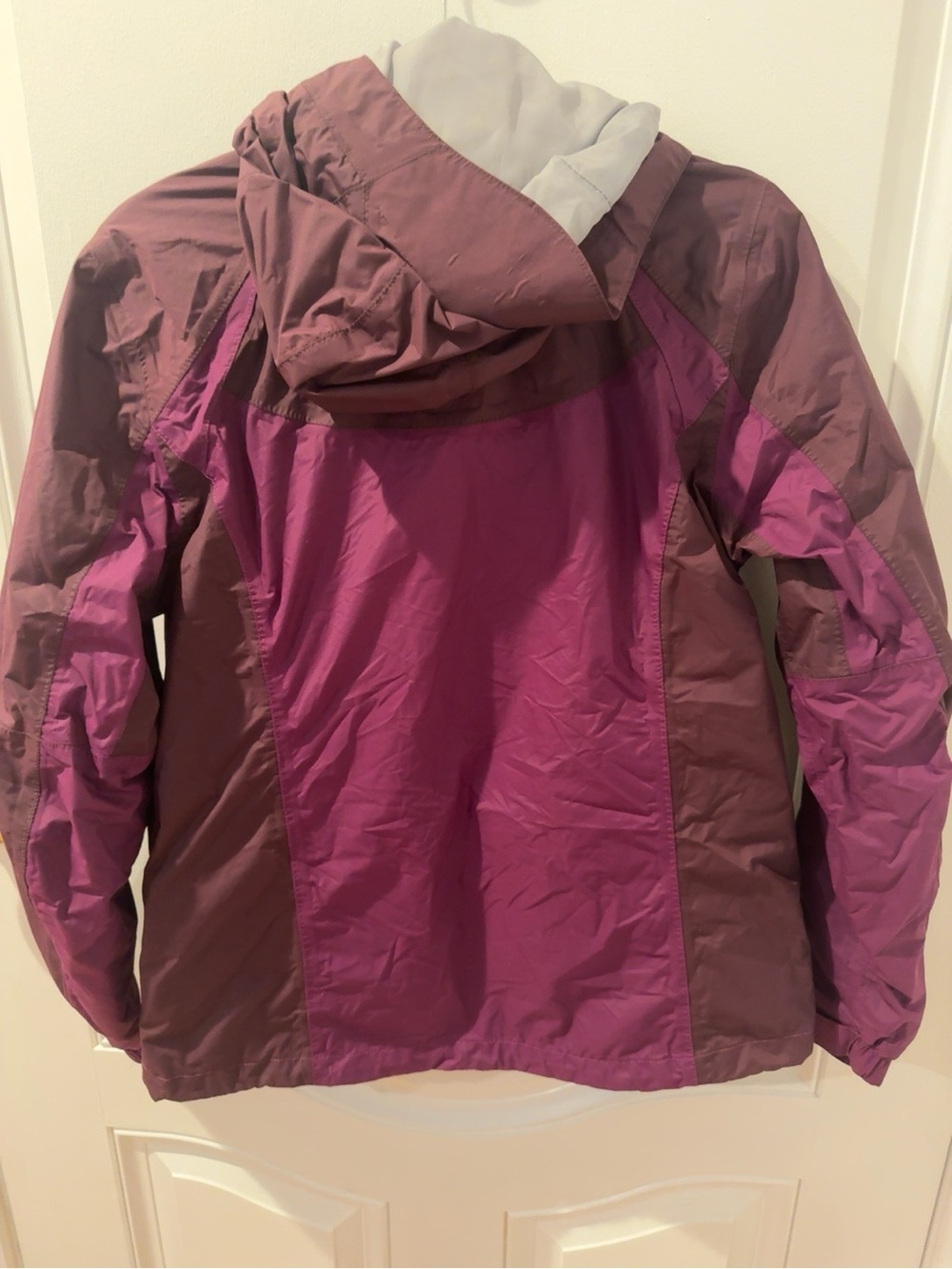 Eddie Bauer WeatherEdge Hooded Rain Jacket Women’s M Purple Waterproof Windbreak - Picture 8 of 8